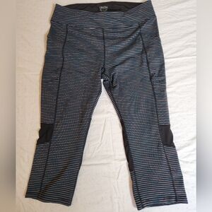 Calvin Klein Women's Striped Leggings. SKU F15